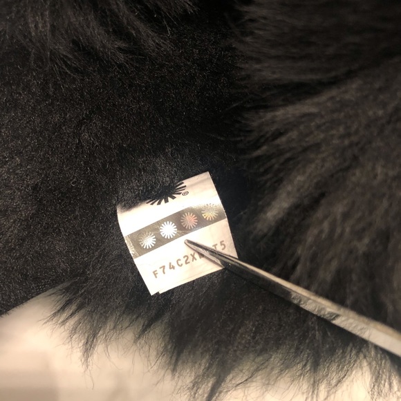 UGG Fuzzalicious 9 - Picture 3 of 11